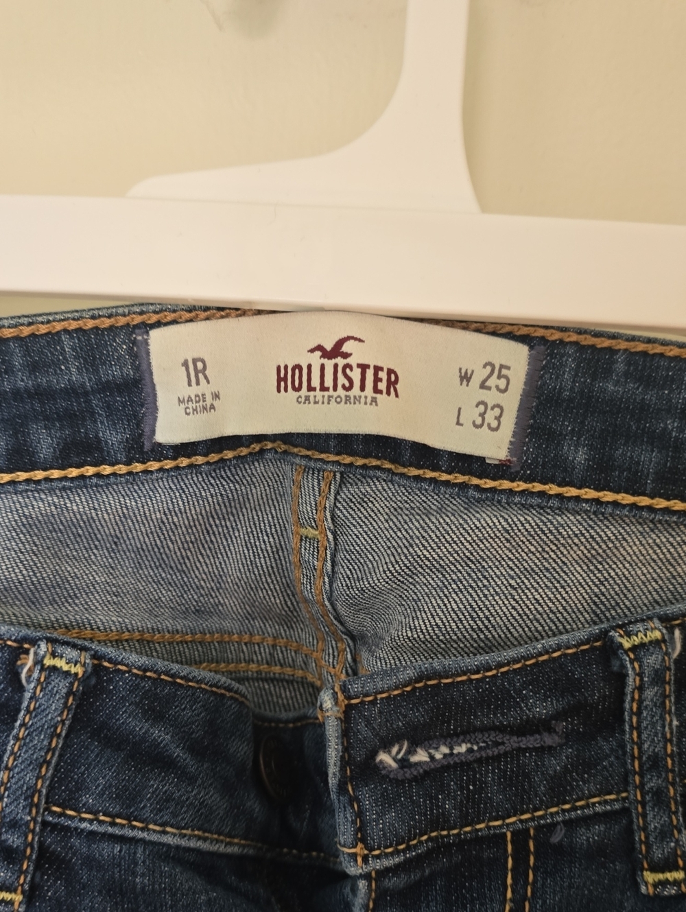 Hollister Medium Blue Denim Jeans Size 1 25x33